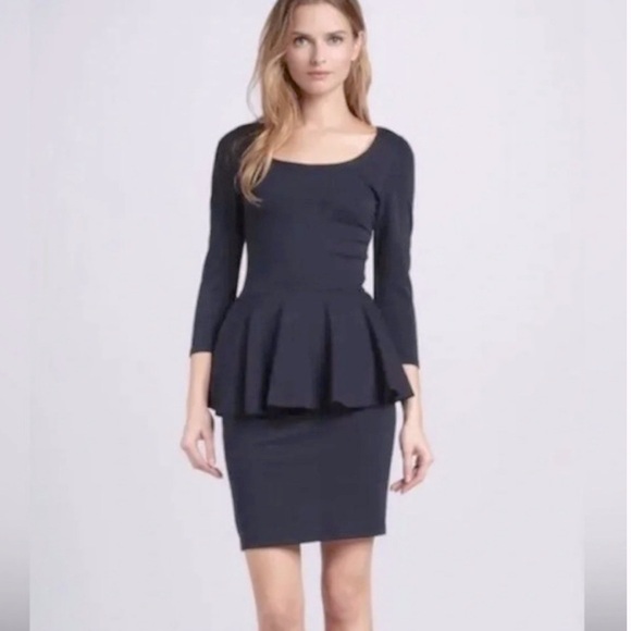 Alice + Olivia NWT Employed Amanda Navy Blue Slim Knit Sheath‎ Peplum Dress Sz 2 - Picture 1 of 10